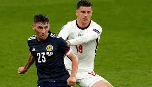 Mason tony mount is an english professional footballer who plays as an attacking or central midfielder for premier league club chelsea and t. Englands Mason Mount Ben Chilwell Begeben Sich In Selbstisolation