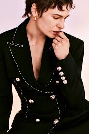 not e scûr di ploja;