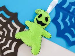 How to Make Oogie Boogie from The Nightmare Before Christmas Out of Felt! 