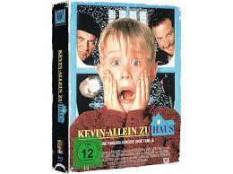 Neben den herrlich bekloppten einbrechern rührt und amüsiert die geschichte des kleinen kevin, der ausgerechnet zu weihnachten. Kevin Allein Zu Haus Exklusive Tape Edition Nummeriert Limitiert Auf 1111 Exemplare Blu Ray Auf Blu Ray Online Kaufen Saturn