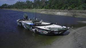 Bass Boat Agua Preta
