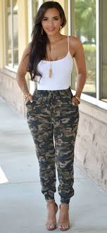 Over the years i've waxed poetic about how the tough pattern can be made chic with strategic styling ideas from favorites like kaia gerber and victoria beckham. Pin On Fashion Enzyme Outfits Ideas Work Outfits Tattoo Designs