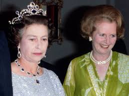 Que pense vraiment elizabeth ii de ce programme qui met en scène sa vie, de son d'après vanessa kirby, qui a incarné la princesse margaret, dans les deux premières saisons, la reine adore la série. The Crown Margaret Thatcher And Queen Elizabeth S Key Conflicts Vanity Fair