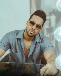 A través de su cuenta oficial de instagram, el artista de origen. Club Fans Romeo Santos Py On Instagram Romeosantos Ut Pia Romeo Santos Santos Romeo