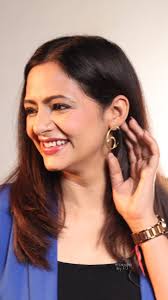 Makeup & hair for @kavitaralhan for a video shoot for the popular YouTube  channel @thelallantop , @shootguru , Reel by @ananyadjuneja , Brushes  @thenaristudio , #bdazzledbydj #thelallantop #adshoot ...