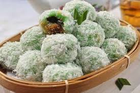 Klepon atau kelepon adalah sejenis makanan tradisional atau. Resep Membuat Kue Klepon Yang Sedang Viral Traveling Bisnis Com