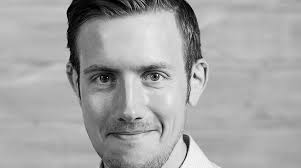 Direktør i otte år: Nu fylder han 30