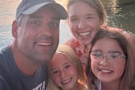 Happy anniversary, @grantrivera ♥️♥️ 14! And it feels like yesterday when  you asked me to go for a walk in the winter and watch football 🤣 Really  glad we went to the