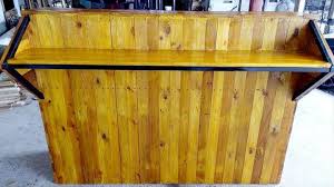 Standing desks are super popular these days, but are expensive. Diy Pallet Counter Reception Desk 101 Pallets