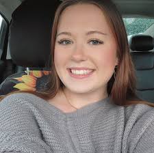 Deanna Lacey's Instagram, Twitter & Facebook