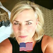 OK, who knows what "squad goals" means? I've seen an article that says your  "squad" is your group of friends, and "squad goals" are just the goals of  your squad, but after