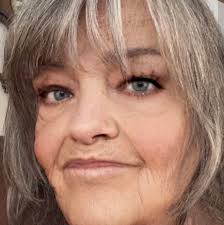 To Peel or Not to Peel OK, so this topic comes up all the time. So many  ladies say "I peel mine off all the time and never get any damage." Then