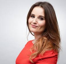 Deirdre Curley's Instagram, Twitter & Facebook