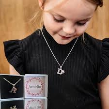 Abby Fahey's Instagram, Twitter & Facebook