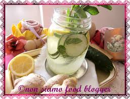 Idea per acqua detox servita in barattoli di vetro, come fare le. Acqua Detox Al Limone E Zenzero Con Cetriolo E Menta Per Pancia Piatta Nonsiamofoodblogger