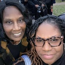 Lena Echols's Instagram, Twitter & Facebook