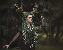 The Perfect Headdress For The Winter Solstice Ritual With The Coven New Dreads Dark Christmas Picture