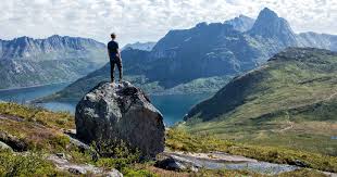 Everest continues to grow at a rate of around 4mm a year, which is roughly the average for the rest of the top. 14 Best Hikes In Norway To Put On Your Bucket List Earth Trekkers