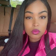 Nancy Aplin's Instagram, Twitter & Facebook