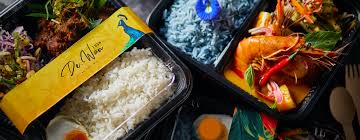 Peneropongan telur (candling) merupakan salah satu hal yang rutin dilakukan peternak pembibit (ayam, itik, puyuh) maupun sebagian penangkar burung. De Wan 1958 By Chef Wan Online Catering Delivery Smartbite