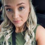 Stacie Coates's Instagram, Twitter & Facebook