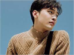He starred in television series second 20s (2015), my first time (2015), dr. Kim Min Jae To Star Alongside Park Eun Bin In A New Sbs Drama
