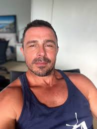 Marilyn Monroe's Greatest Surfing Lesson! Marilyn's Lesson for Surfers (and  everybody else!) We've all seen those photos of "Norma Jean" hanging with  the surfers in the Malibu Colony at Peter Lawford's home...yes,