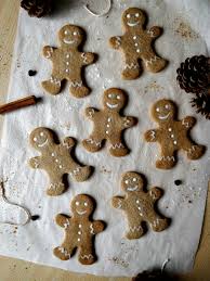 30 min voici une recette de gâteau de noël qui change des recettes de pain d'épices qui fleurissent sur le net et qui. Petits Biscuits De Noel Cannelle Vanille Vegan