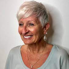 frisuren fur dunnes haar ab 50 viele frauen bezeichnen das alter von 50 jahren als ihre zweite jugend und die zeit frisuren dunnes haar frisuren haare 50er