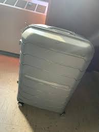 Learn how to set your own combination for your suitcase. Samsonite Freeform Spinner Belk