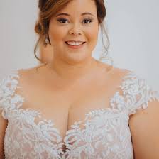 We are specialists in creating beautiful gowns for the fuller figure and  plus size brides Natalie @natzi_patzi in a romantic soft tulle gown with a  hand embroidered bodice #bridalexpo #bridalsale #plussize #plussizemodel #