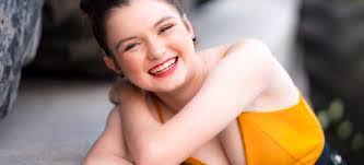 Katelyn Louis's Instagram, Twitter & Facebook