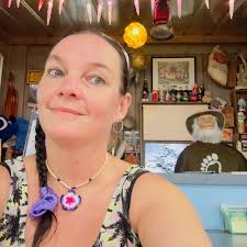 Abigail Willcox (@abigail_willcox) • Threads, Say more