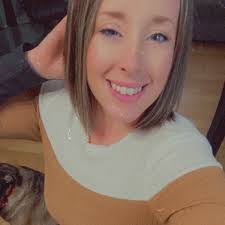 Ashley Barr's Instagram, Twitter & Facebook