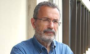 Ο Παντελής Καψής και ο Βαρουφάκης με το σκυλί του