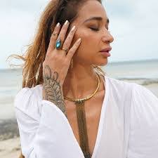 Helena Ring's Instagram, Twitter & Facebook