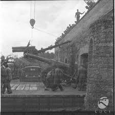 Il cannone del gianicolo lo sparo a salve del cannone del gianicolo alle 12.00 è una antica e fortunata tradizione romana. Posizionamento Del Cannone Al Gianicolo Archivio Storico Istituto Luce