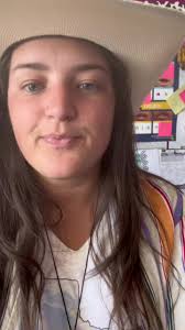 Caitlin Pickering (@caitypicksimp)