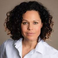 Carole Piper's Instagram, Twitter & Facebook