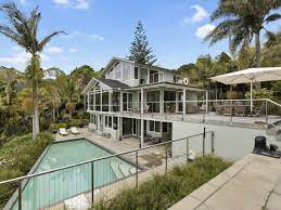 Includes waterfront, gulf access canal homes (houses) offering ocean access (sailboat access). Luxury Waterfront Homes For Sale In Cornwallis Auckland New Zealand Jamesedition