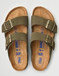 Birkenstock Soft Footbed Vs Regular Image For The Product In 2020 Footbed Sandals Girls Shoes Birkenstock