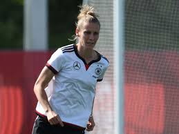 Simone laudehr (fifa women's world cup canada 2015 germany national football team). Simone Laudehr Geht Bei Bayern Und Beim Dfb Voran Fc Bayern