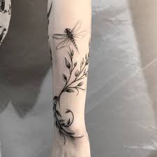 Raminho Libelula Quem Tatuaria Victorrr Art Who Would Tattoo Usem A Instattoo2 Instatt Flower Wrist Tattoos Elegant Tattoos Inspirational Tattoos