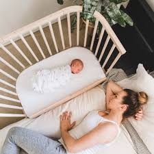 Bedside sleeper bedside crib baby bassinet. Babybay Is A Bedside Baby Crib That Helps Parents Babies Get Better And Safer Sleep
