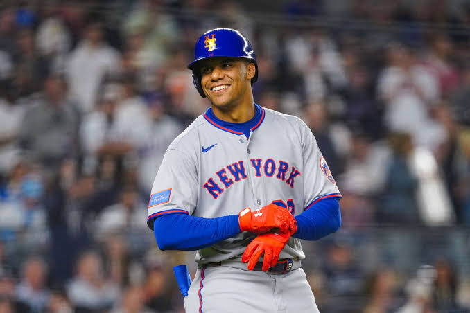 Juan Soto greeted with standing jeer in Yankee Stadium return, then touches  heart with helmet