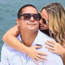 QUE FRASE PODEROSA: "Escolhi aprender tudo sobre mim para nunca mais  aceitar que alguém queira me ensinar quem eu sou."