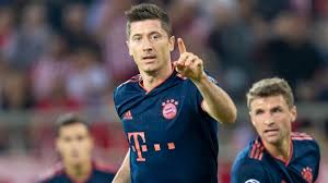 Nie żyje gerd mueller, legendarny zawodnik klubu bayern monachium i reprezentacji niemiec. Robert Lewandowski Doceniony Przez Zone Gerda Muellera Na Kogos Takiego Trzeba Bylo Czekac 50 Lat Magazyn Rmf Fm