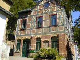 Das haus wurde 1998 neu erbaut. 4 Zimmer Wohnung Zu Vermieten In Den Garten 2 07646 Stadtroda Mapio Net