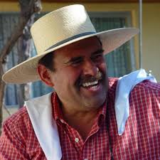 Hora de pensar! Hoy les traemos un reto matemático que está causando furor  en #Twitter. Fue Cayetano Gutiérrez Pérez, profesor de física y química,  científico y escritor, quien creó este reto matemático.