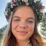 Iris Lund's Instagram, Twitter & Facebook